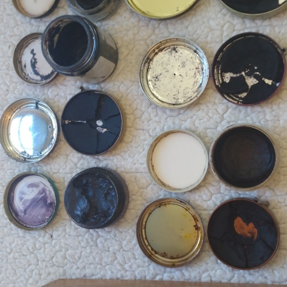 Vintage Cedar Griffin Shoe Shine Kit - 13 Pieces - Picture 5 of 16